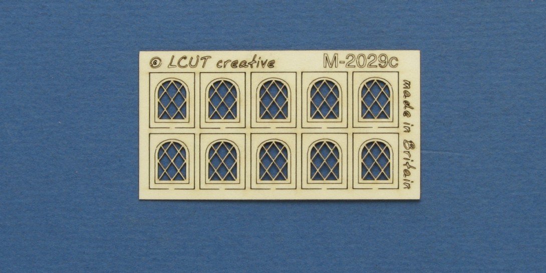 M 20-29c N gauge kit of 10 casement windows with lattice - round top Kit of 10 casement windows with lattice. Made from 0.35mm paper.
